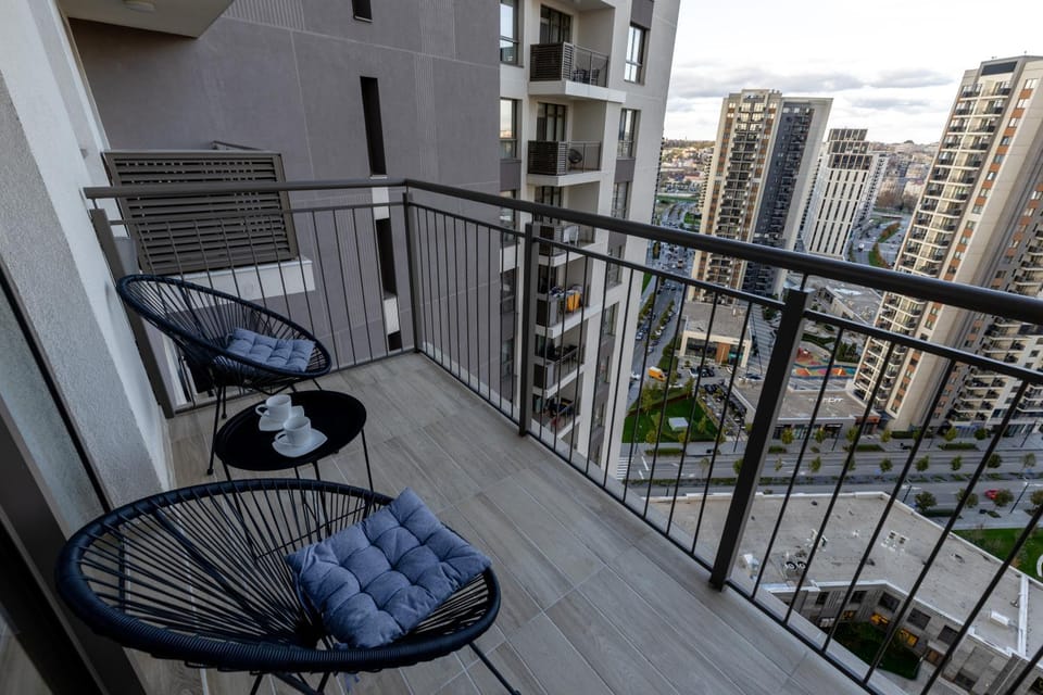 Day, View (from property/room), Balcony/Terrace, Seating area, City view