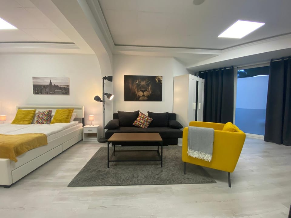 Bed, Living room, Photo of the whole room, Seating area, Bedroom