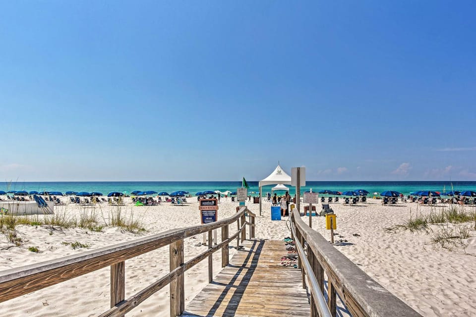 Pensacola Beach Retreat w/ Direct Beach Access! House in Pensacola Beach