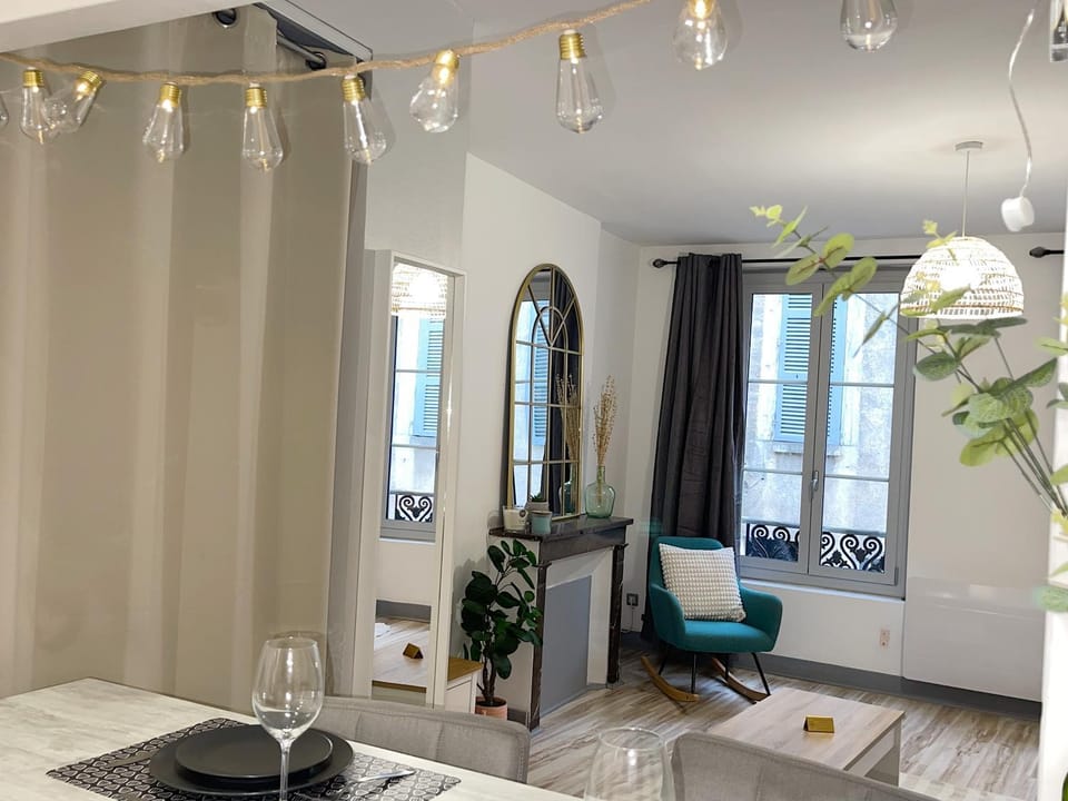 Living room, Dining area