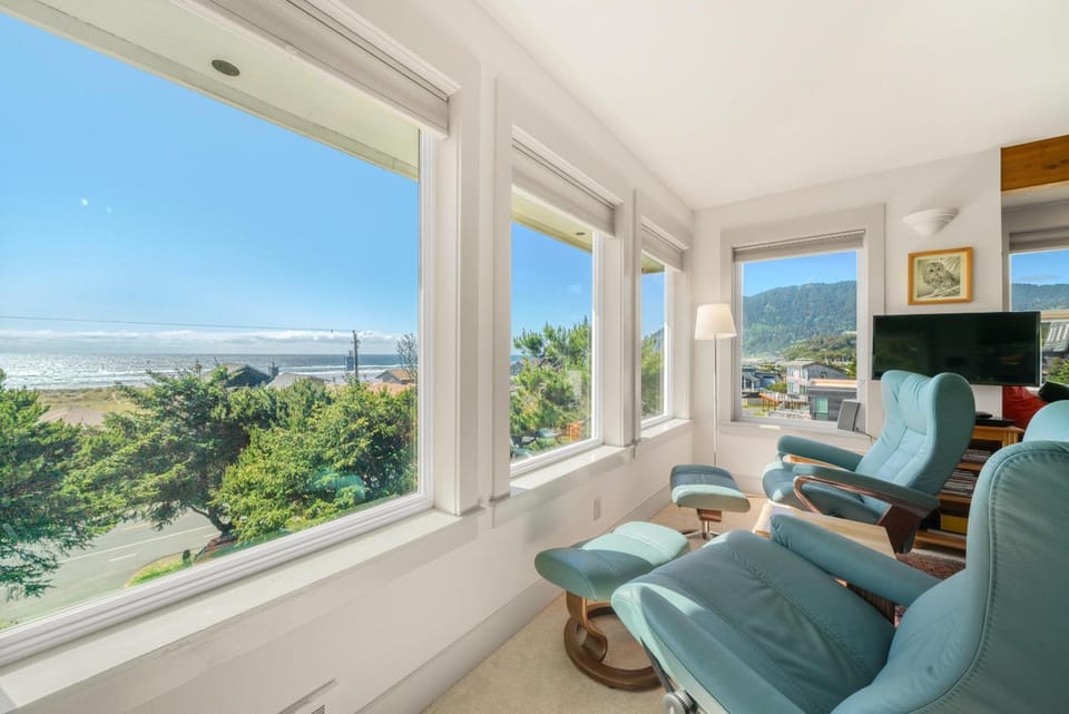 Tranquil Treasure MCA#644 House in Manzanita