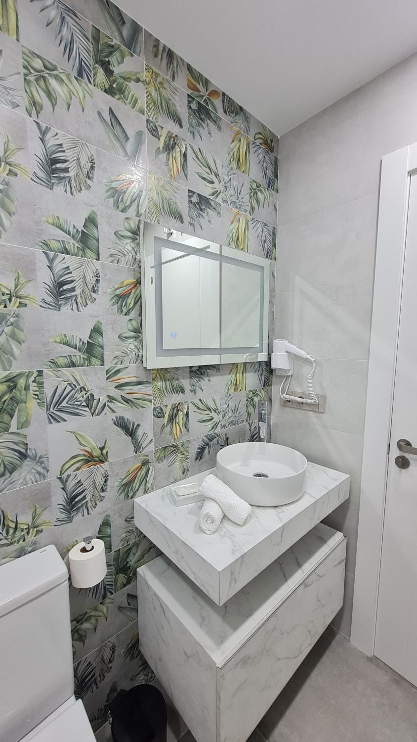 Bathroom, towels