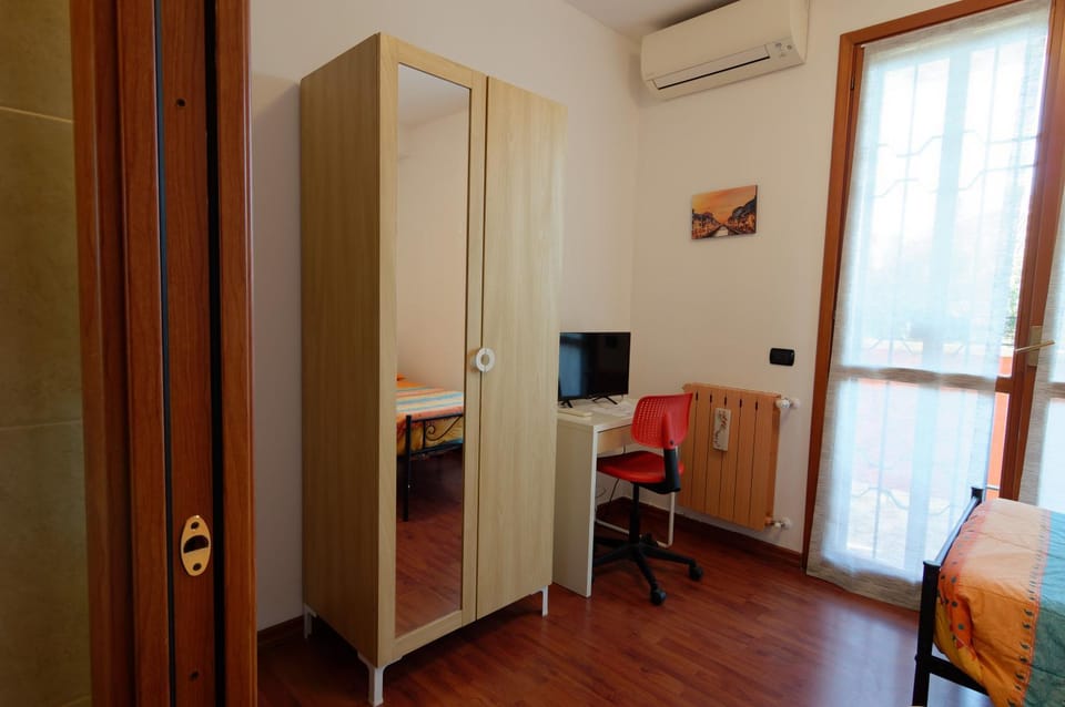 TV and multimedia, Bedroom, internet