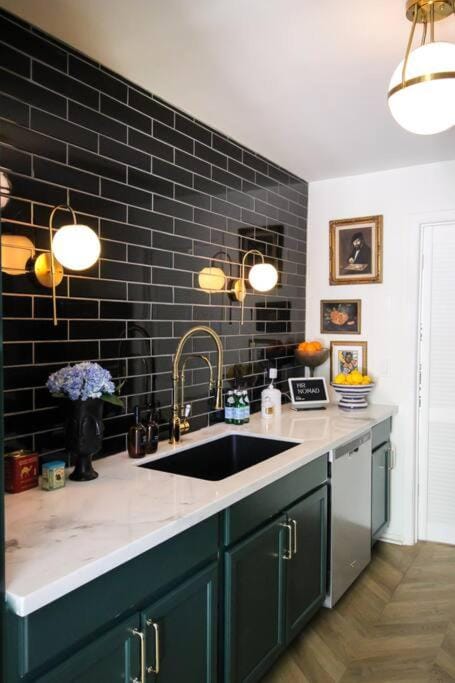 Mr. Nomad: Parisian PopHaus in Uptown Apartment in Dallas