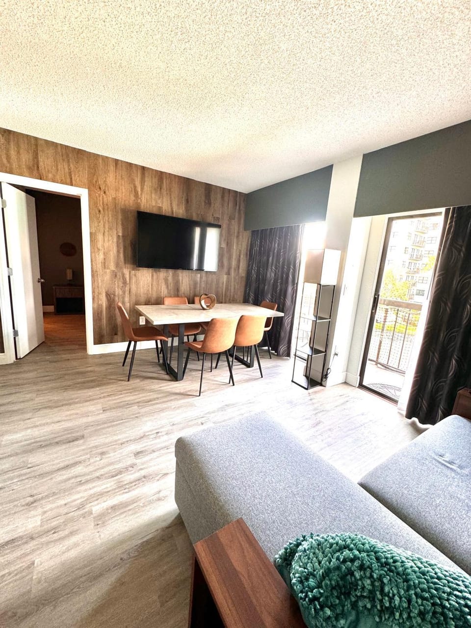 TV and multimedia, Living room, Dining area