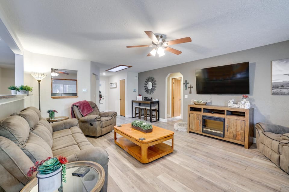 Private Boat Dock Family-Friendly Grove Getaway House in Grove