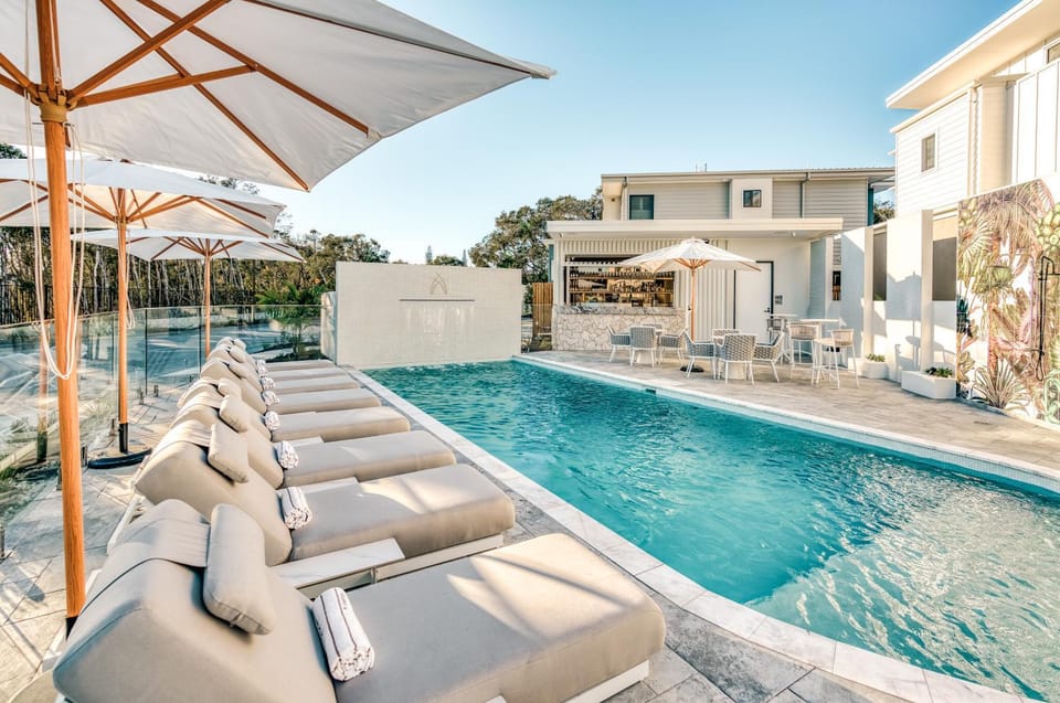 Restaurant/places to eat, Swimming pool