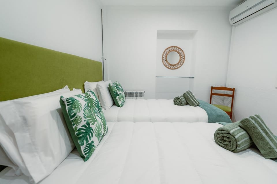 Douro Garden - Authentic Portuguese Guesthouse Hostel in Vila Nova de Gaia