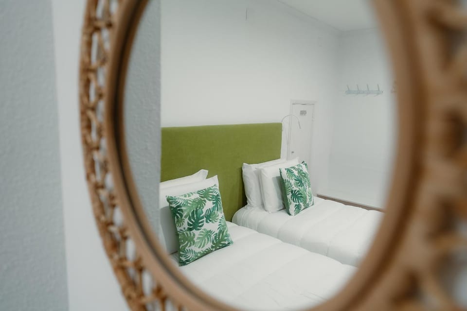 Douro Garden - Authentic Portuguese Guesthouse Hostel in Vila Nova de Gaia