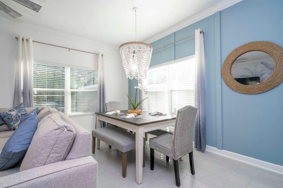 NEW to Market 5 Bed - Storey Lake Retreat House in Kissimmee