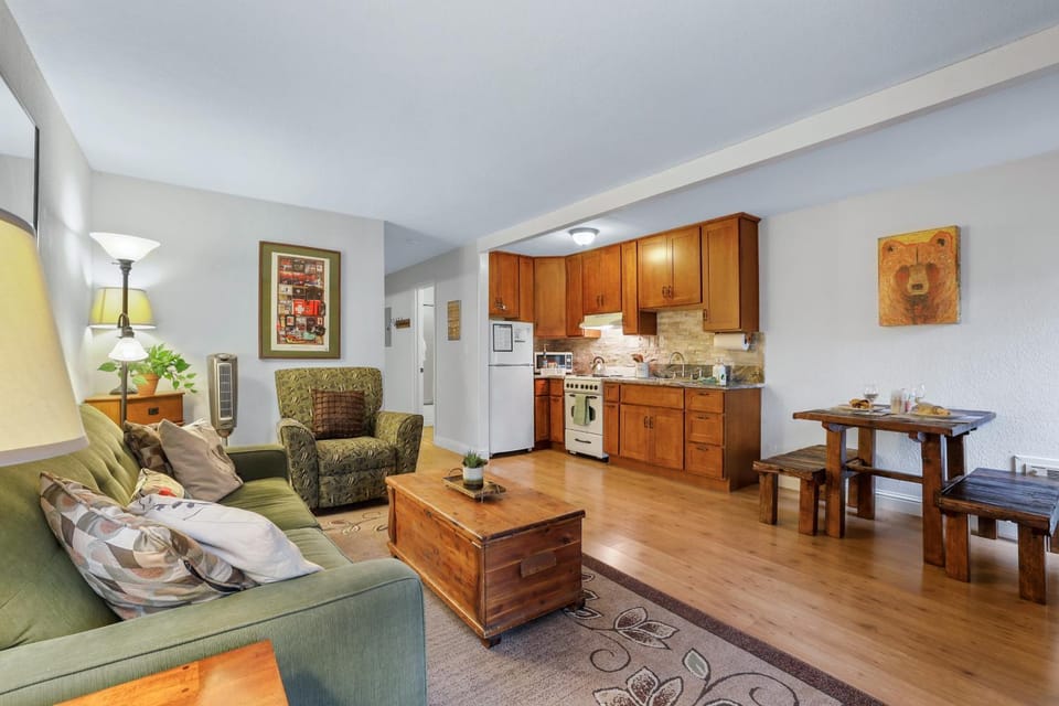 Living room, Dining area, kitchen