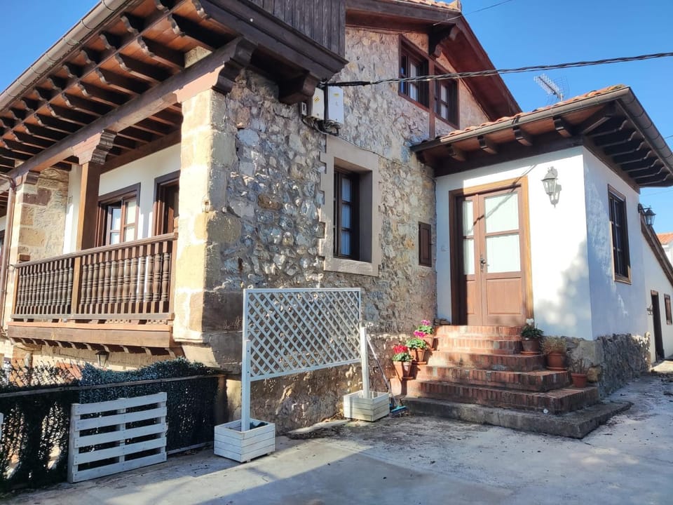 Apartamentos LLave de Santillana Apartment in Santillana del Mar