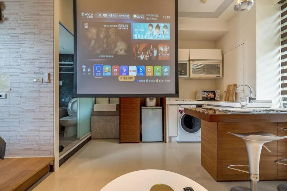 TV and multimedia, Kitchen or kitchenette, Living room, Evening entertainment