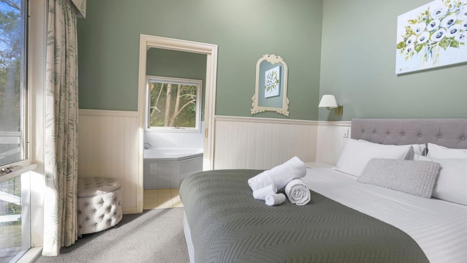 Bathroom, Bedroom