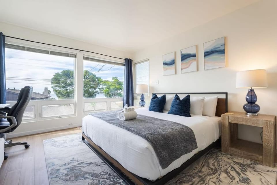 Sunset Serenity On The Cliffs - Balcony- Oceanview House in Sunset Cliffs