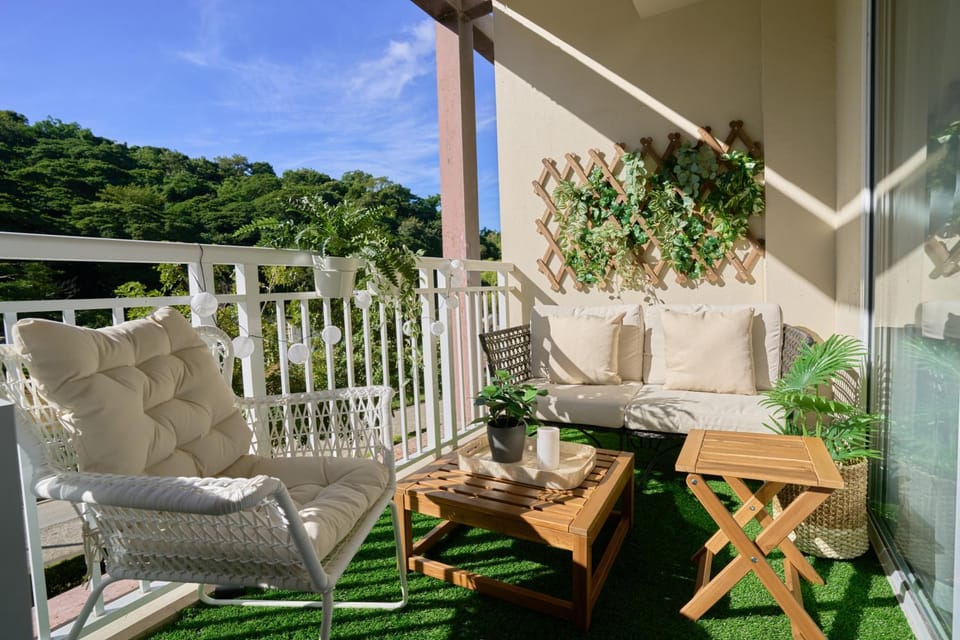 Balcony/Terrace, Mountain view, hair dresser
