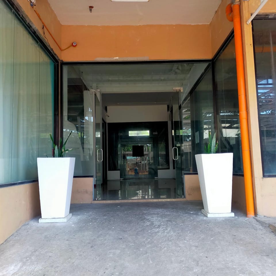 Cozy Condo Unit w/ FREE WIFI&Netflix-Pay Parking Apartment in Antipolo
