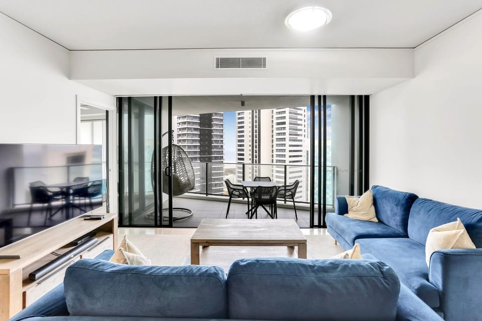 Stunning 2BR2B Spectacular Ocean Views Apartment in Gold Coast