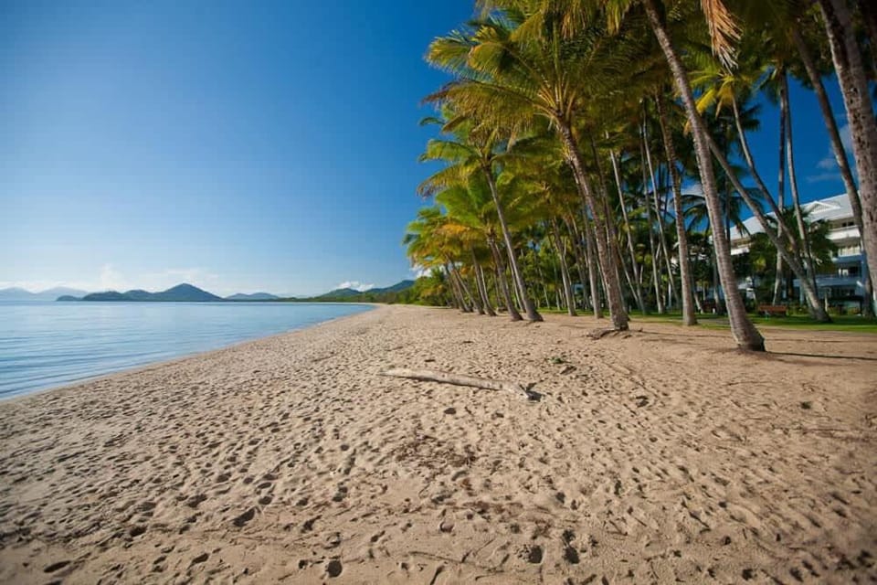 Vista Bleu - King Suite at Temple Resort Inn in Palm Cove