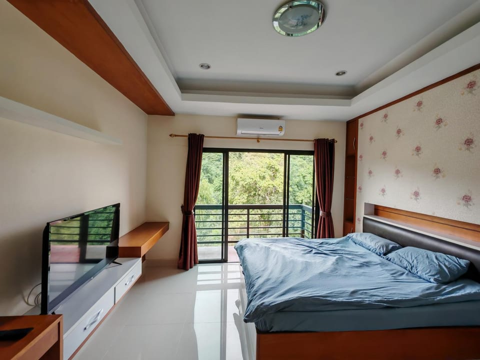 Bed, TV and multimedia, Balcony/Terrace, Bedroom, air conditioner