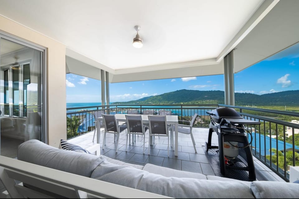 Airlie Beach Ocean Views & Resort Living @ 231 Apartment in Airlie Beach