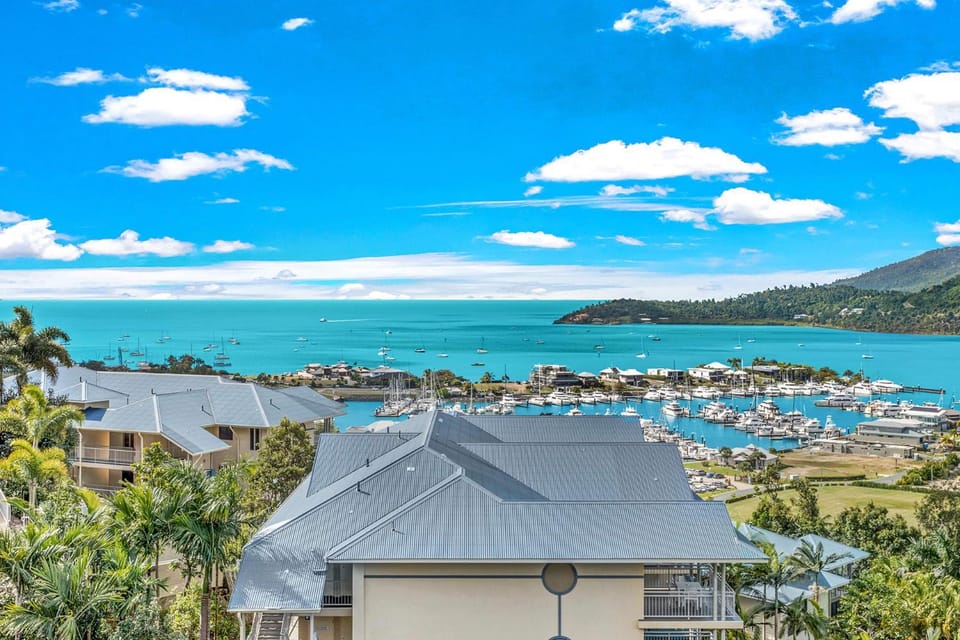 Airlie Beach Ocean Views & Resort Living @ 231 Apartment in Airlie Beach