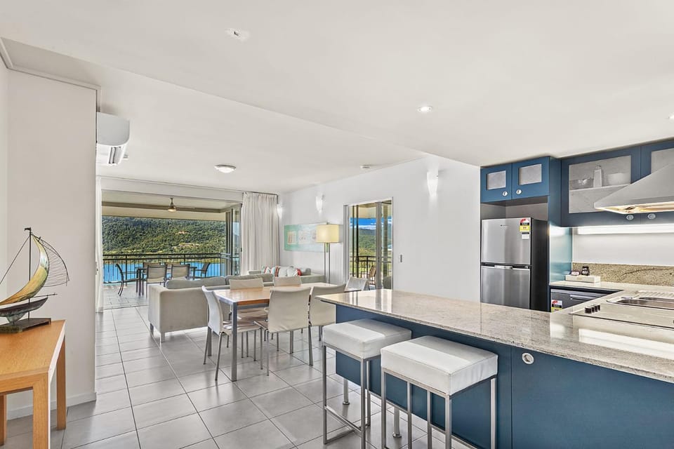Airlie Beach Ocean Views & Resort Living @ 231 Apartment in Airlie Beach