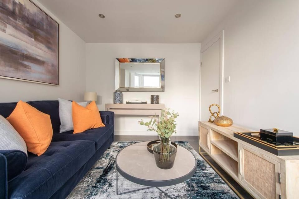 Elevated Elegance 1BR 1BA Flat in Wellmeadow Rd 65B Apartment in London Borough of Lewisham