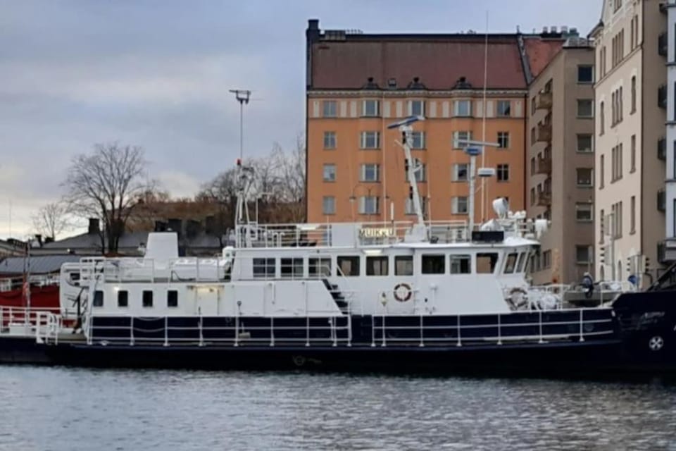 Hotellilaiva Muikku/Hotel Boat Muikku Docked boat in Helsinki
