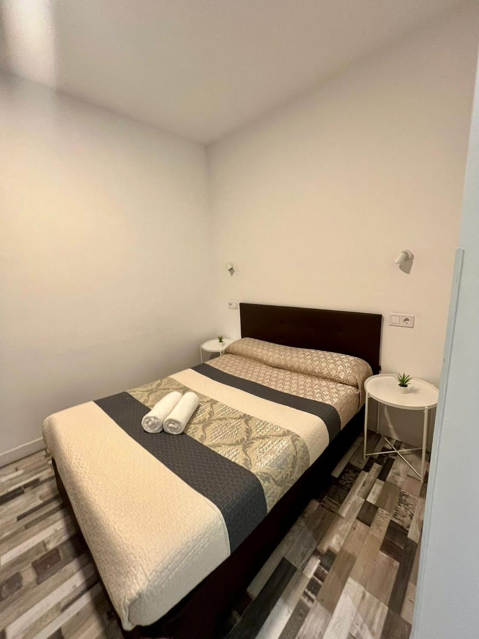 HOSTAL ANDREA GRANVIA Bed and Breakfast in Centro