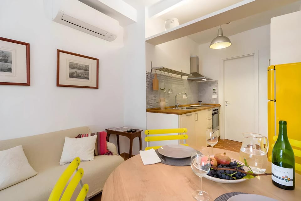 Communal lounge/ TV room, Kitchen or kitchenette, Lunch, kitchen, air conditioner