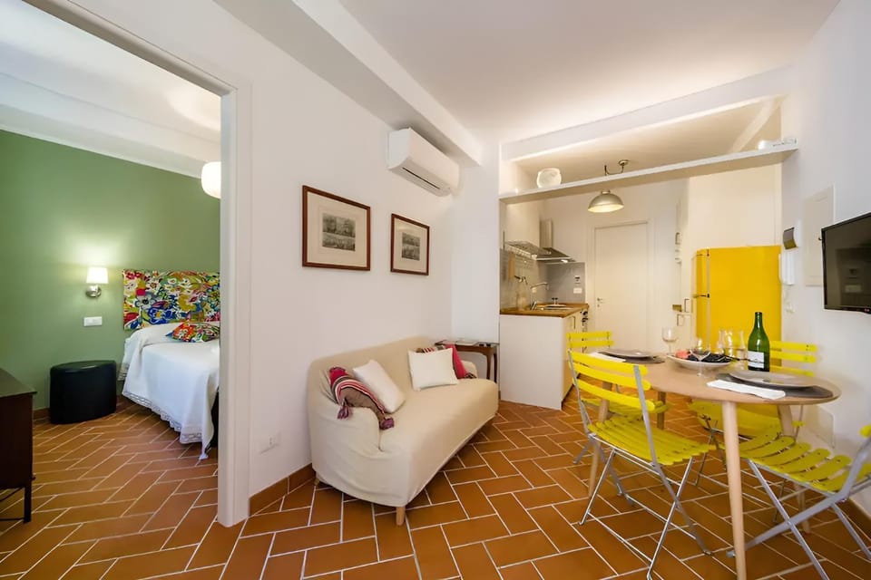 Bed, Bedroom, Lunch, kitchen