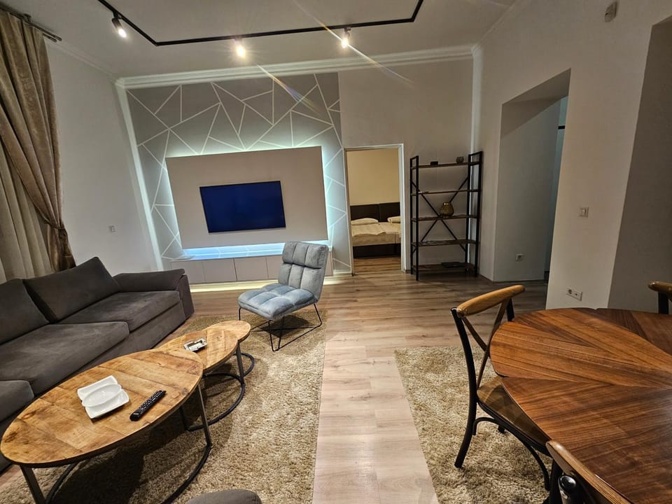 Communal lounge/ TV room, TV and multimedia, Living room, Seating area