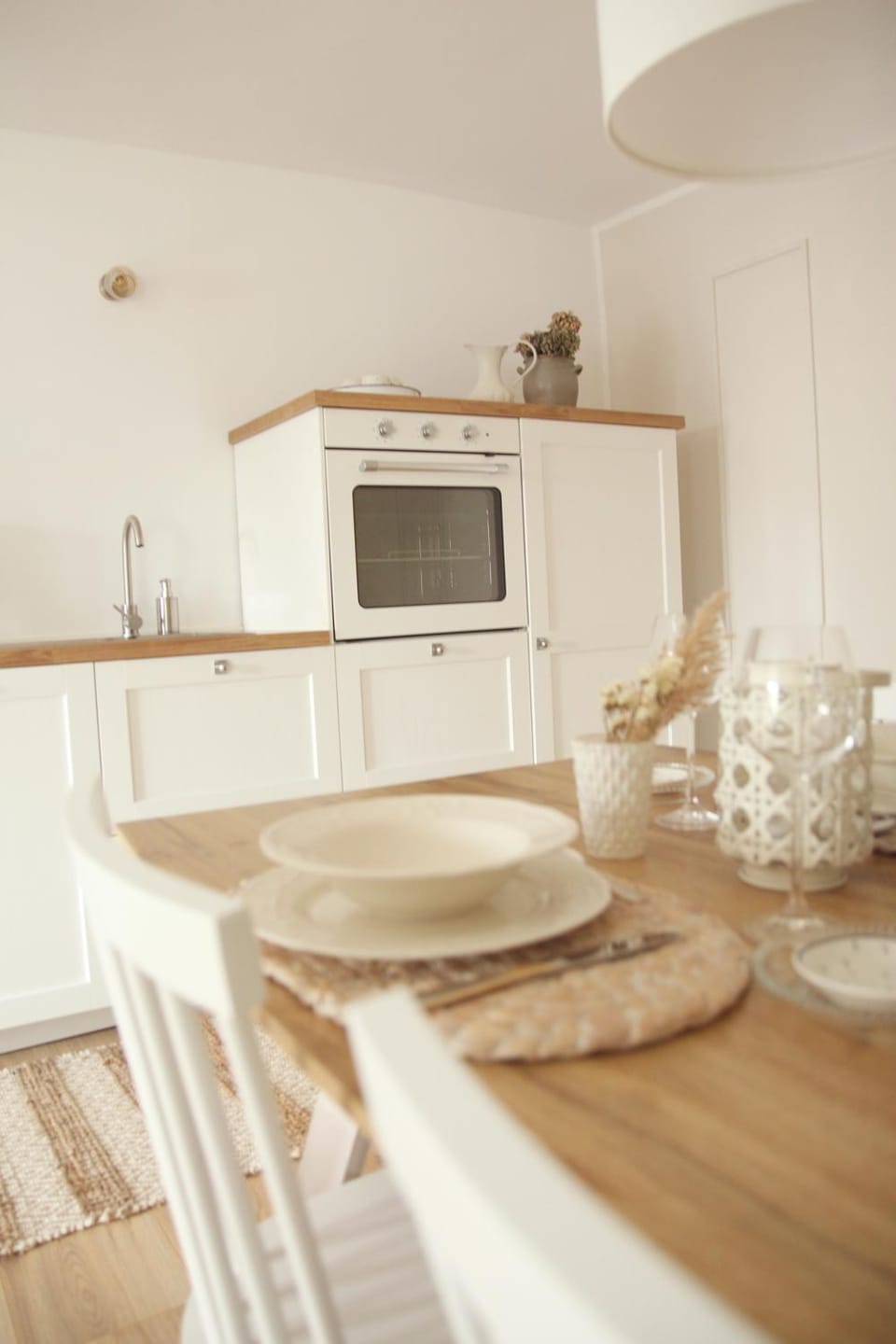 Kitchen or kitchenette, Food and drinks, Dining area, Food