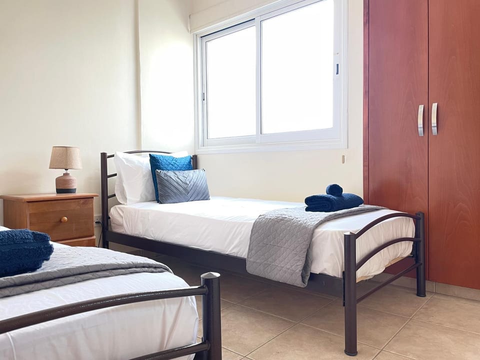 Bed, Bedroom, towels, wardrobe