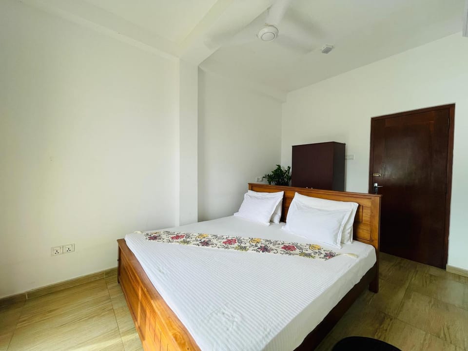 Bed, Bedroom, fireplace