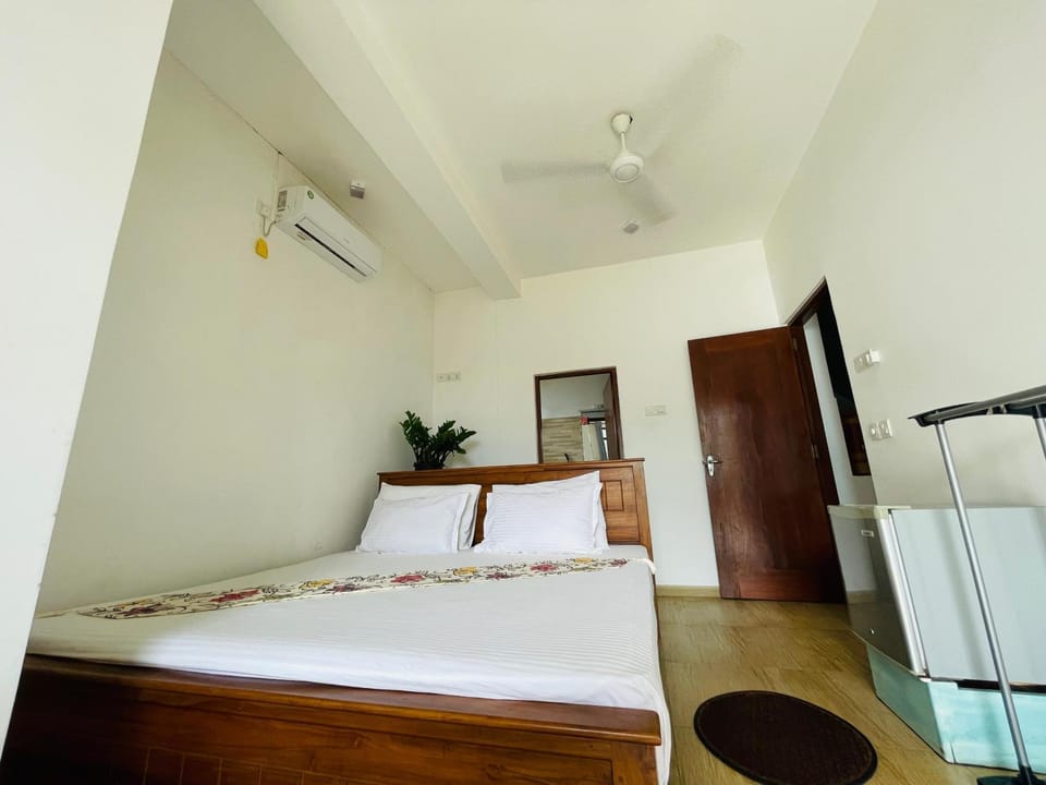 DINU HOLIDAY INN Bed and Breakfast in Southern Province