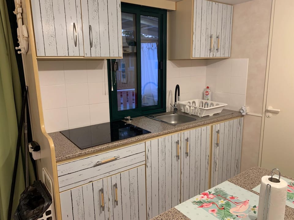 Kitchen or kitchenette, stove
