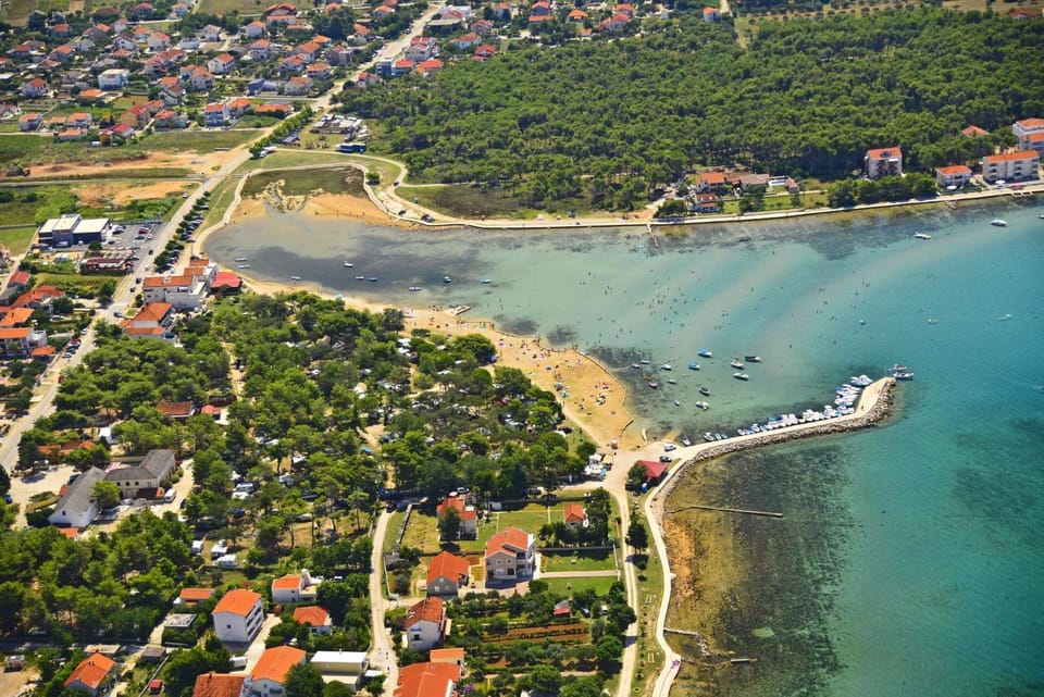 Nearby landmark, Day, Neighbourhood, Natural landscape, Bird's eye view, Beach, Sea view, Street view