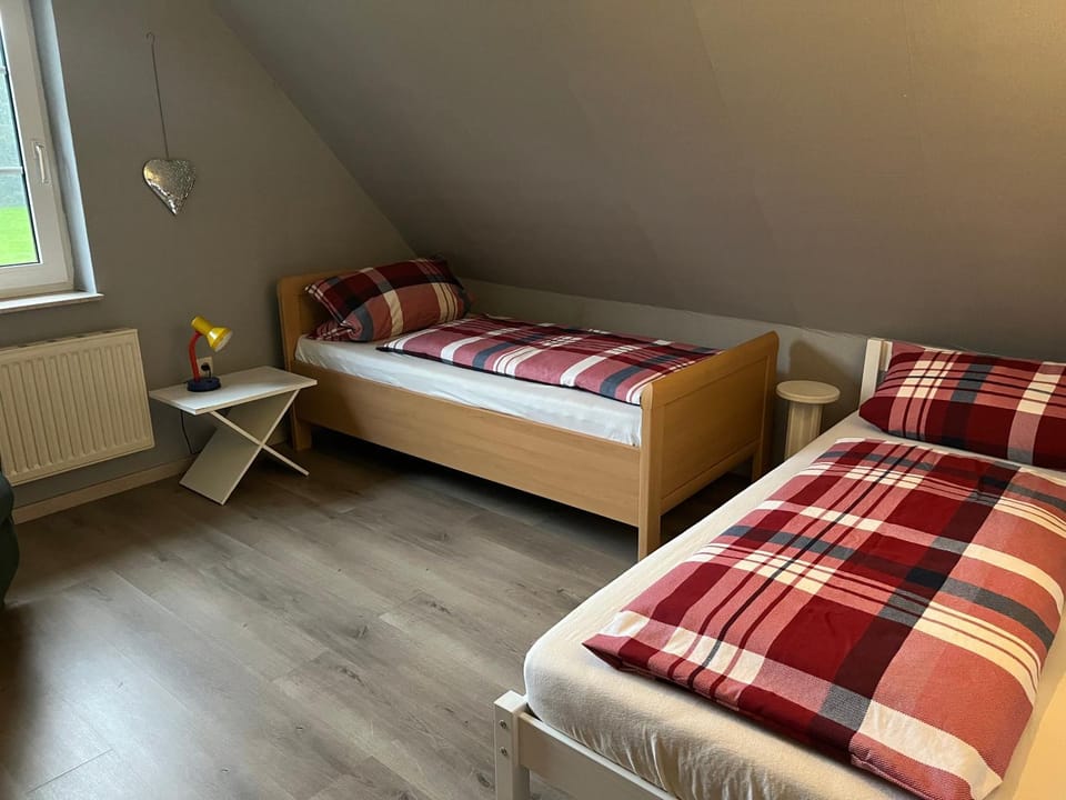Bed, Photo of the whole room, Bedroom, internet