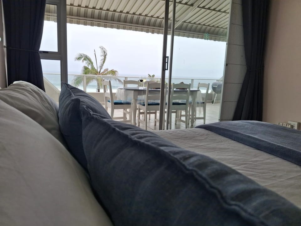 Bed, Bedroom, Sea view
