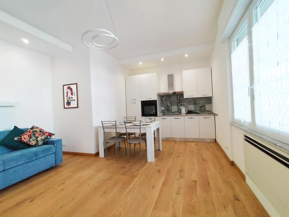 Kitchen or kitchenette, Living room, Dining area