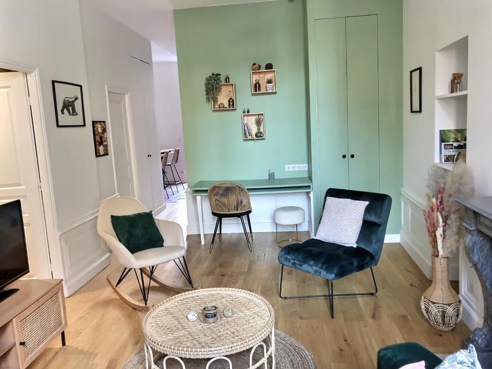 Living room, Seating area