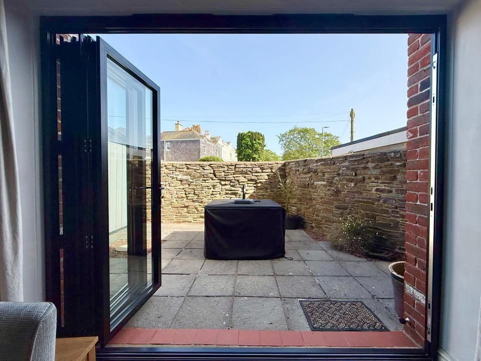 Patio, Dining area