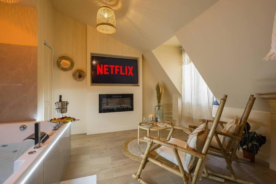 Welcome to Coachella / Jacuzzi Apartment in Île-de-France