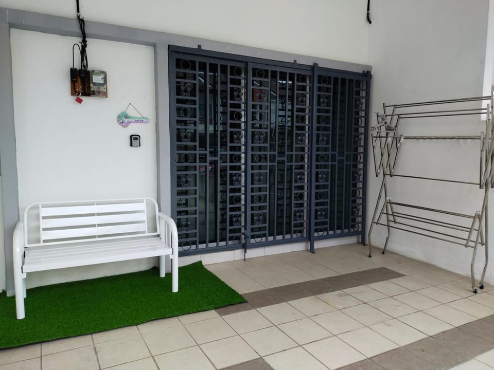 WAFID HOMESTAY 2 SERI ISKANDAR House in Perak Tengah District