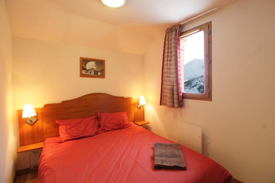 Bed, Night, Bedroom