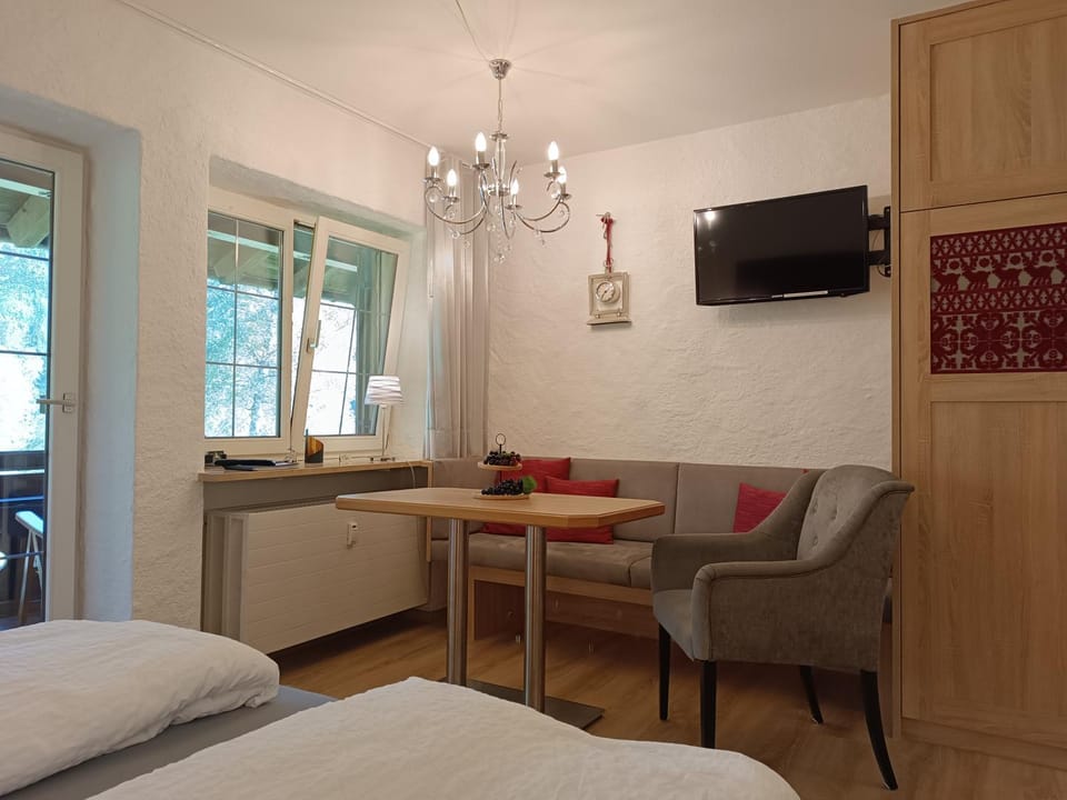 Ferienwohnungen Bachkristall & Inseltraum im Jagdhof Apartment in Oberstdorf
