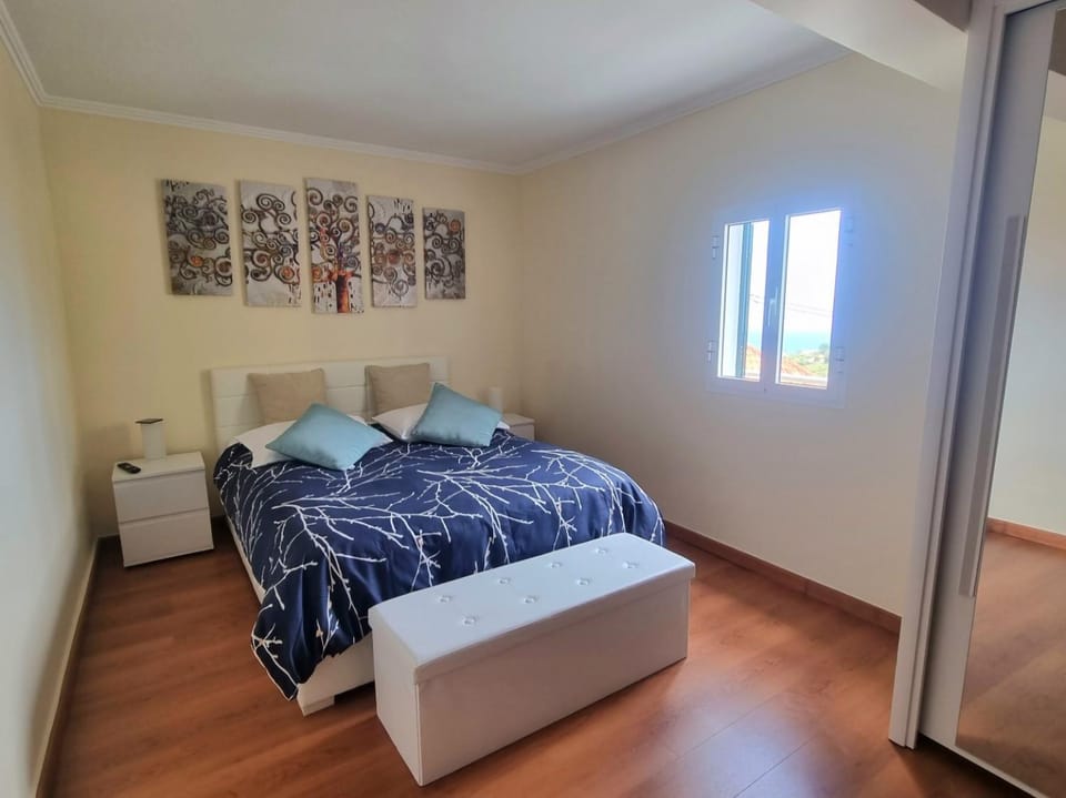 Staff, Bed, Balcony/Terrace, Other, Photo of the whole room, Bedroom, Sea view, Street view, Area and facilities, Sunset, Family, furniture, heating, internet, room service, storage, towels, wardrobe