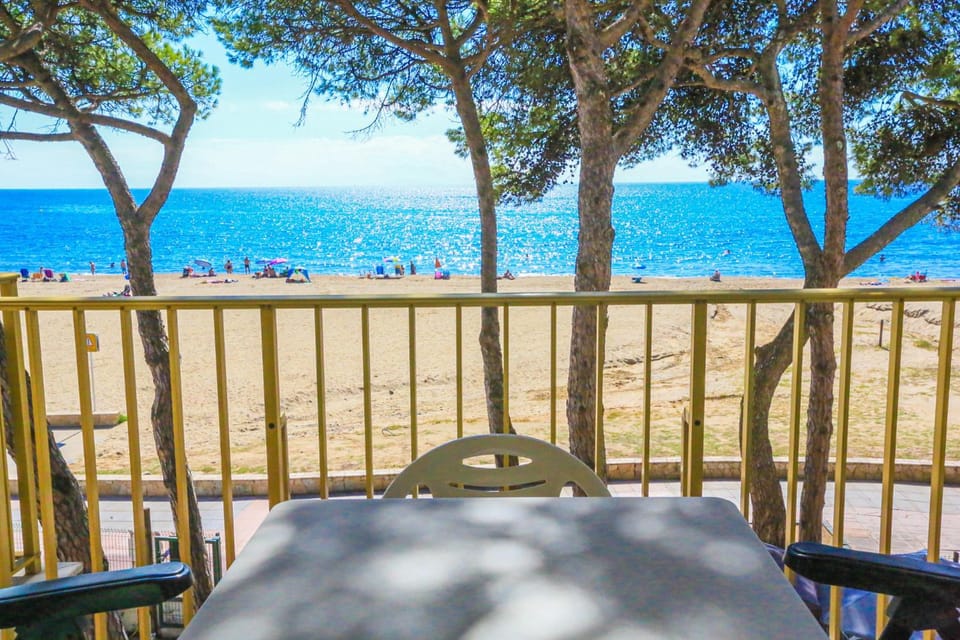 LITORAL COSTA DORADA - PLAYMAR Only families Apartment in Cambrils